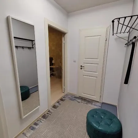 アパート Nika イマトラ